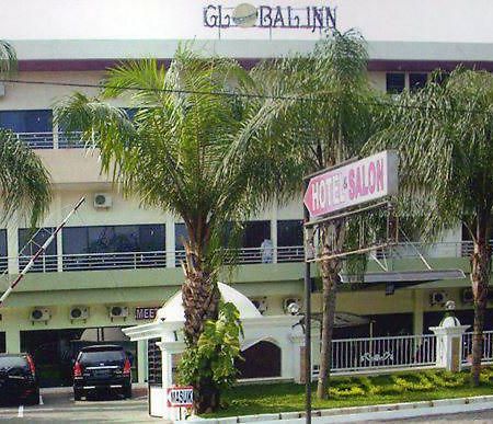 Global Inn Keluarga Sedati Dış mekan fotoğraf