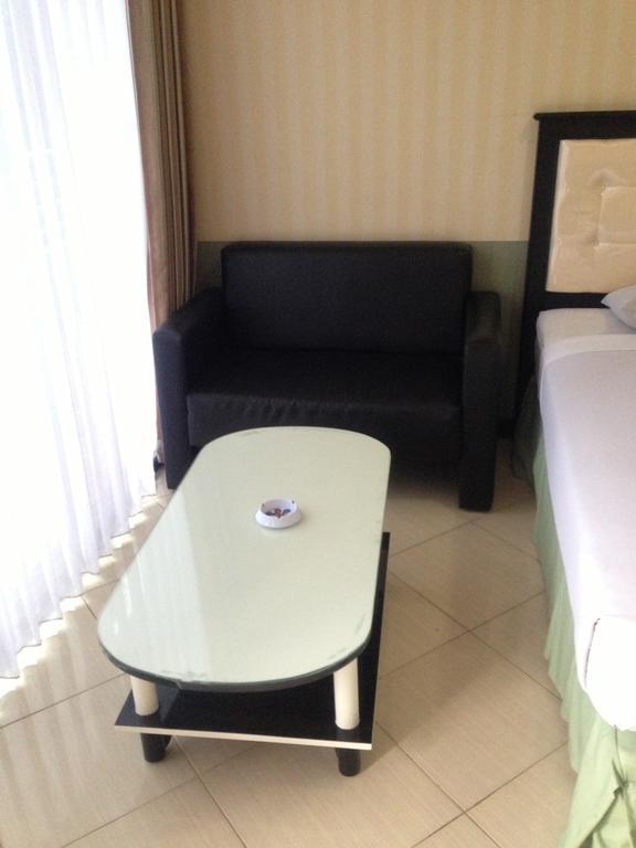 Global Inn Keluarga Sedati Oda fotoğraf